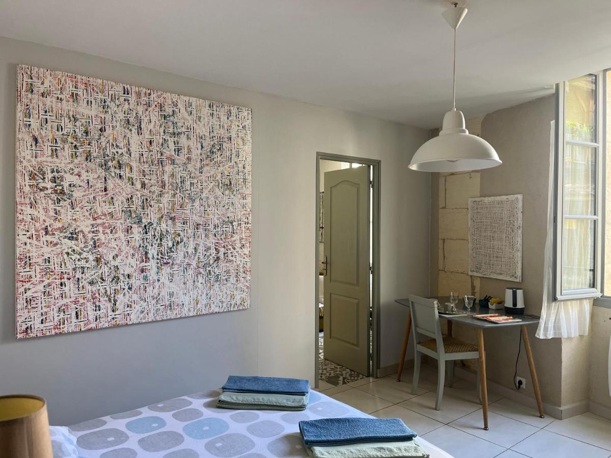 Chambre paisible dans une ancienne bâtisse rénovée Issigeac Exterior foto